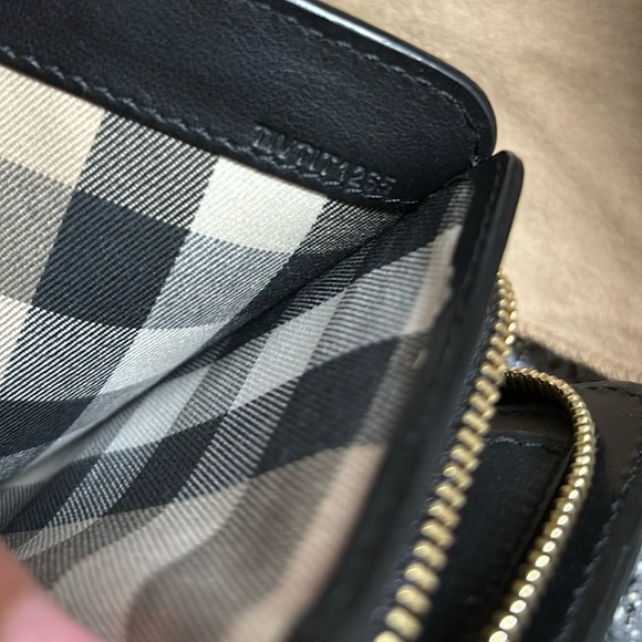 🔥Burberry Black Leather Compact Wallet - Picture 7 of 12